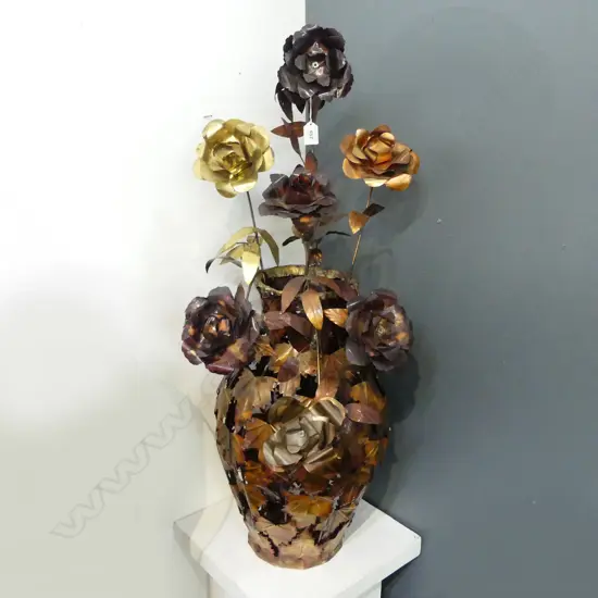 METAL VASE w. FLOWERS H.900mm