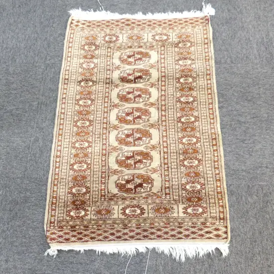 HAND KNOTTED WOOL PILE RUG 950x650mm