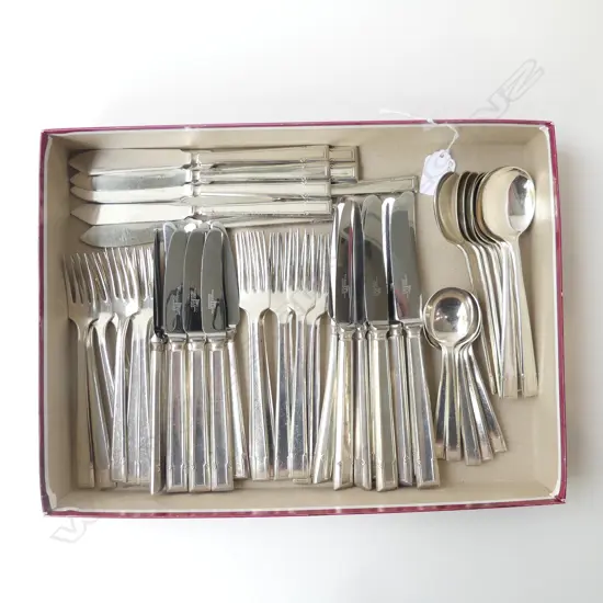 56PC WALKER & HALL SHEFFIELD SILVER PLATED CUTLERY SET 8 PLACE SETTING: