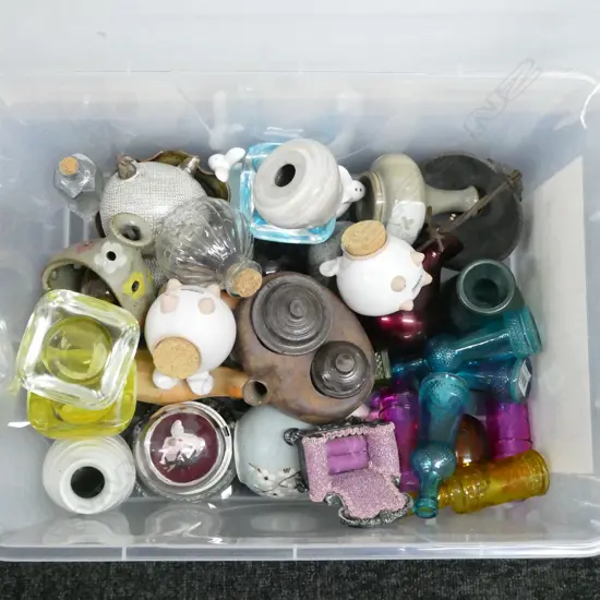 ASST. TRINKETS; CERAMIC ETC