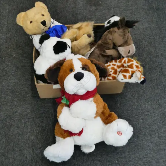 8 SOFT TOYS