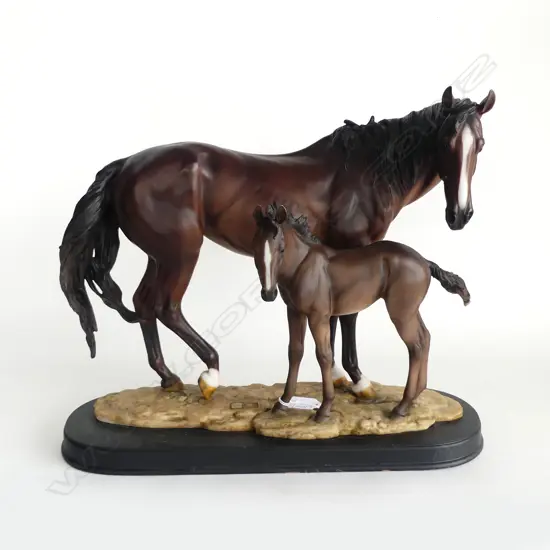 LG RESIN HORSE & FOAL FIGURINE H.355mm
