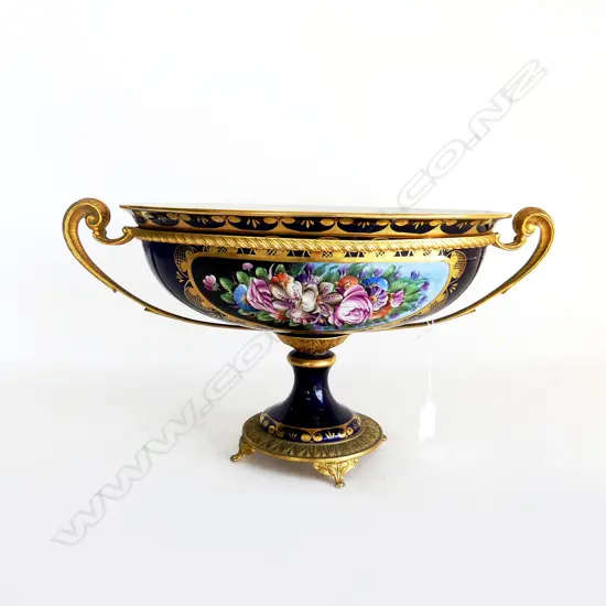LG OVAL PORCELAIN BOWL w. GILT METAL MOUNTS W.430mm