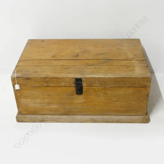 ANTIQUE WOODEN BLANKET BOX W.850mm