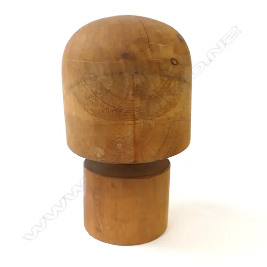 WOODEN HAT BLOCK H.260mm