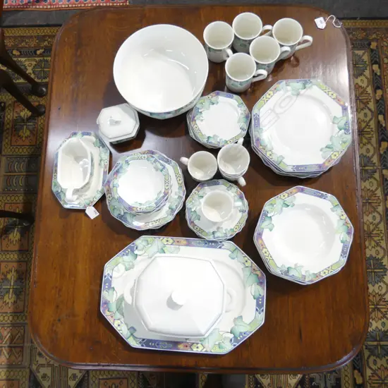 VILLEROY & BOCH 'PASADENA' DINNER SERVICE