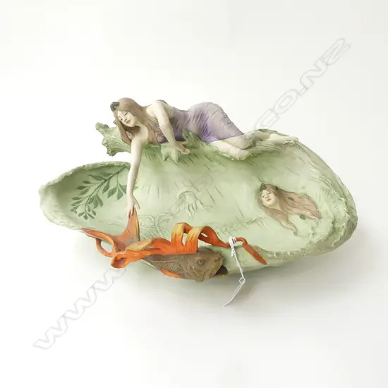 LG AMPHORA NOUVEAU FIGURAL GROUP,MAIDEN LOOKING INTO POND,LARGE FISH TO BORDER, L.470mm