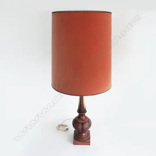 LG RETRO TABLE LAMP; RESIN BASE H.940mm working