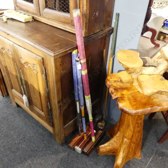 3 VINTAGE CROQUET / POLO MALLETS L.1135mm