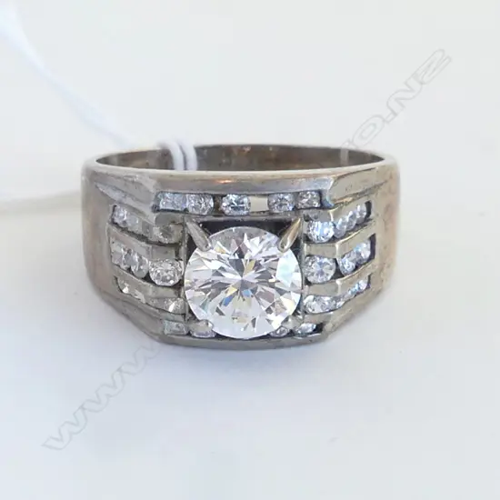 S/SILVER DRESS RING WITH BRILLIANT CUT ZIRCONS SIZE Z