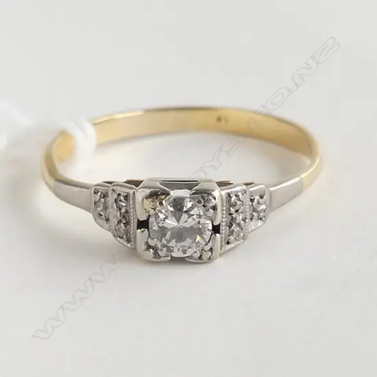 18ct DIAMOND SET RING D=0.25ct, 2gm, SIZE O  **RTV**