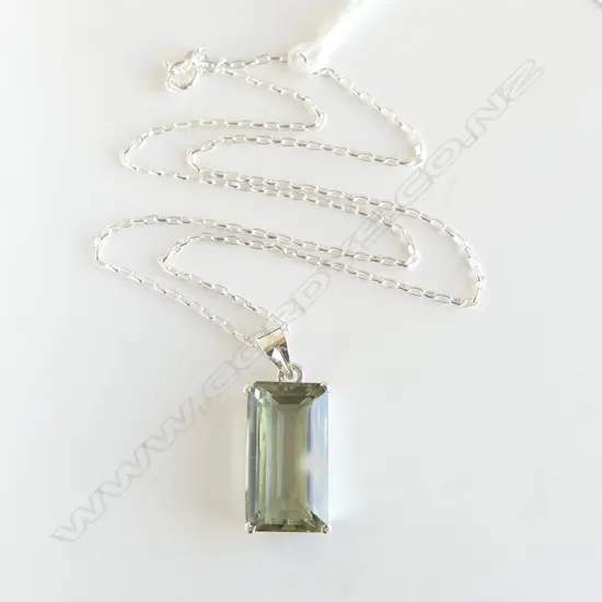 SILVER SET GREEN AMETHYST PENDANT ON SILVER CHAIN