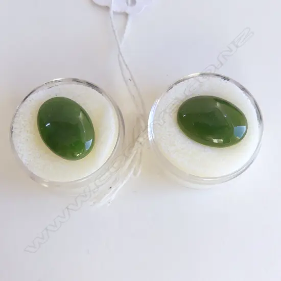 2 UNSET JADE CABACHONS