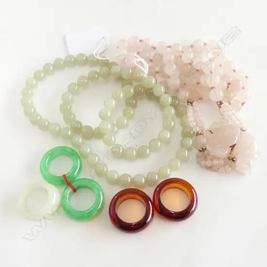 2 BEADED NECKLACES; JADE?, PINK QUARTZ + 5 RINGS