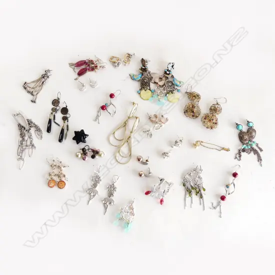 ASST. COSTUME EARRINGS