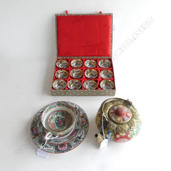 CHINESE TEAPOT   CASED SET OF 12 TEA BOWLS  & FAMILLE ROSE CSP & DISH