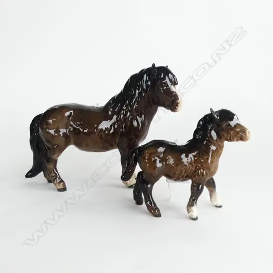 2 BESWICK SHETLAND PONIES TALLEST H.140mm