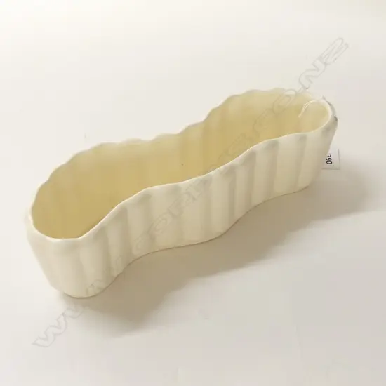 C/LYNN WHITE CHINA TROUGH VASE L280MM