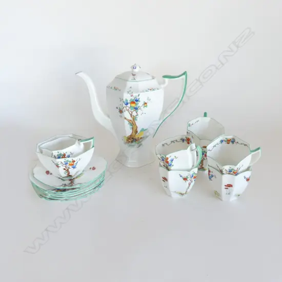 15 PCE SHELLEY 'CRABTREE' COFFEE SET; 6 C/S, MILK, SUGAR & TEAPOT (1 CUP w. HAIRLINE)