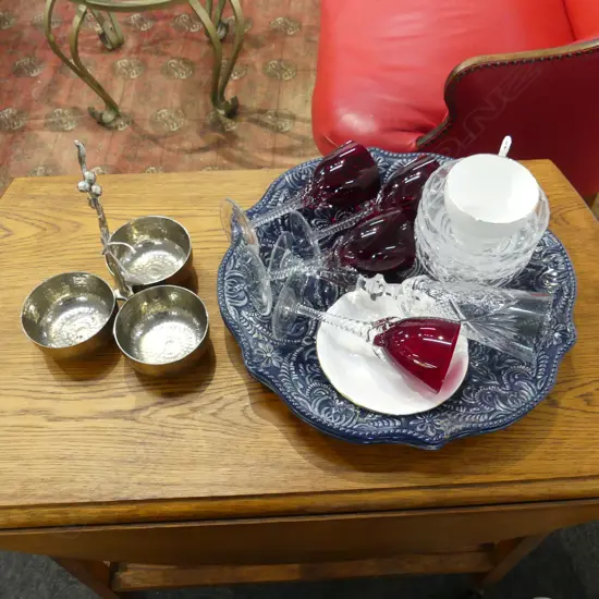 12 ASST. PCES; 3 CRYSTAL BOWLS, 5 GLASSES, 2 LG PLATES 360mm, CUP, SNACK TRAY