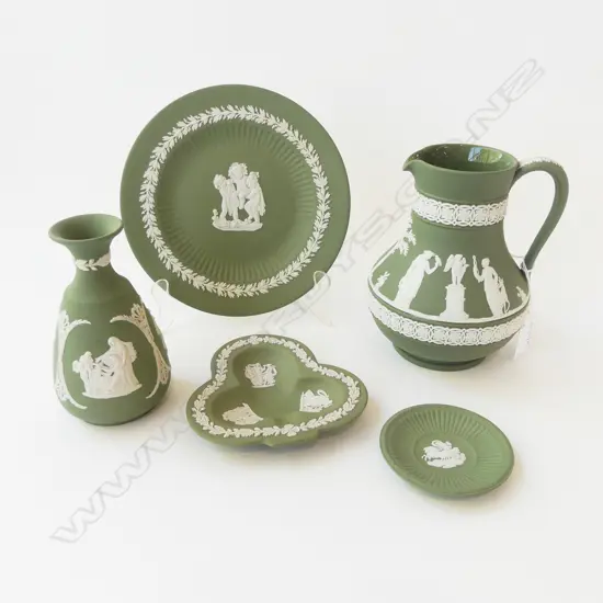 5 PCES WEDGWOOD GREEN JASPERWARE