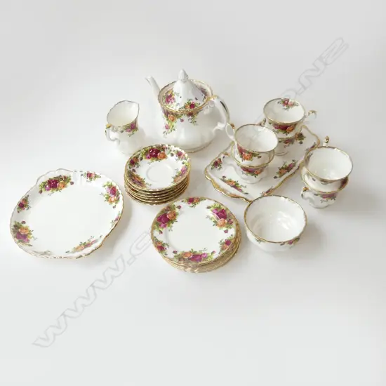 OLD COUNTRY ROSES TEA SET INCL. LG TEAPOT