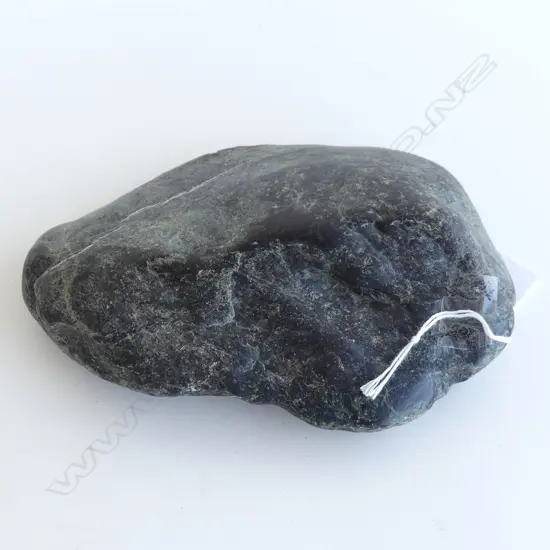 NZ JADE RIVER  STONE  L170MM
