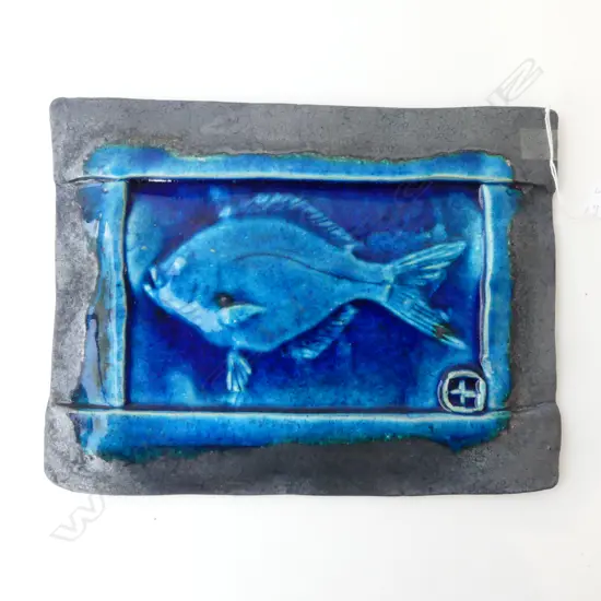TOBY STAFFORD POTTERY WALL PLAQUE PANEL w. FISH 230x300mm