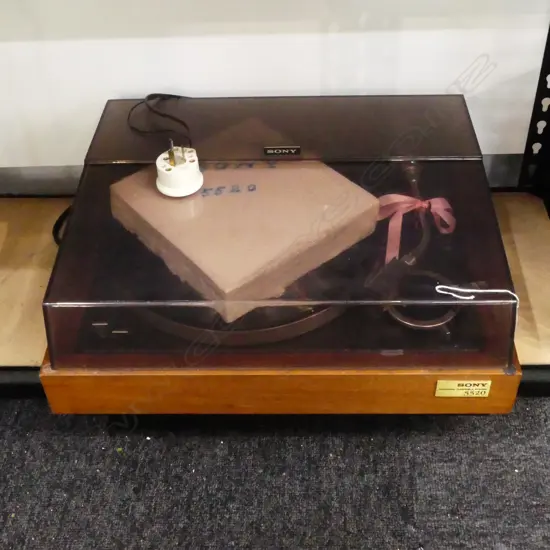 SONY 5520 TURNTABLE 