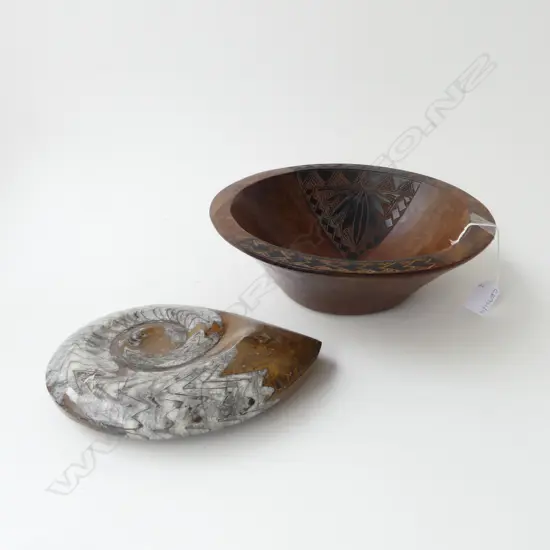 PACIFIC WOODEN BOWL 275mm dia, AMMONITE FOSSIL W.210mm