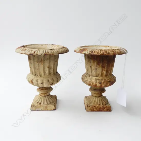 PR CAST IRON URNS H.130mm