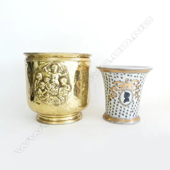 BRASS JARDINERE H.250mm, CERAMIC VASE H.205mm