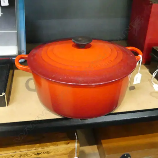 RED LE CREUSET LIDDED CASSEROLE #28 290mm dia