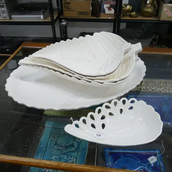6 LG WHITE CERAMIC PLATTERS; 5 LEAF FORM (4 STUDIO CERAMICS NZ) + SAYWELL ITALY 575x410mm 