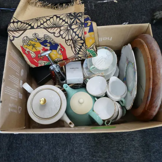 ROYAL STANDARD TEA SET, TEAPOTS ETC