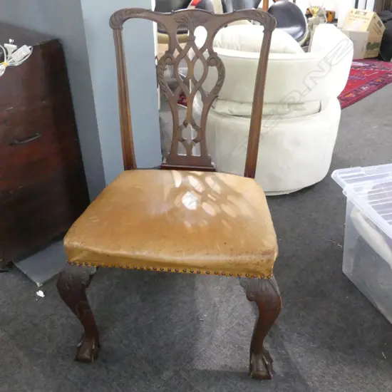 ANTIQUE MAHOGANY CHIPPENDALE STYLE DINING CHAIR, BROWN LEATHER SEAT
