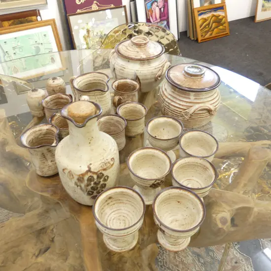 19 PCES STUDIO POTTERY; GOBLETS, MUGS, 2 LIDDED CASSEROLES ETC