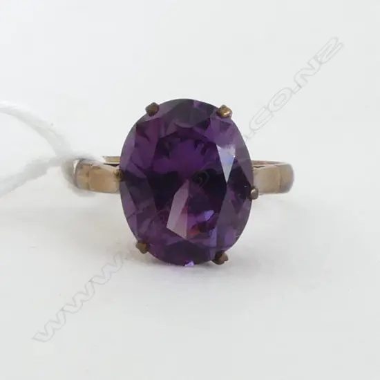 14ct GOLD & PURPLE FACETTED STONE RING 4gms SIZE M