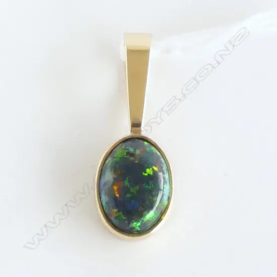 14ct YELLOW GOLD & DARK CABACHON OPAL PENDANT 3.86gms