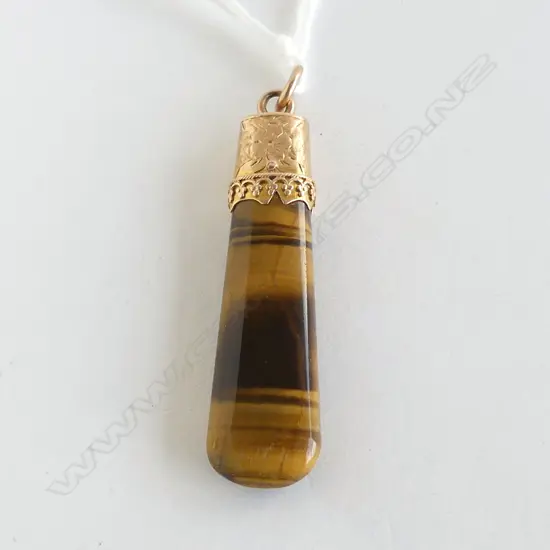 15ct MOUNTED TIGER EYE PENDANT L.45mm