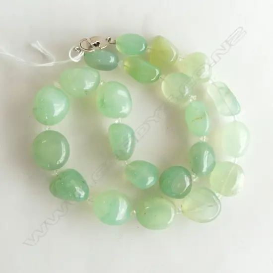 PALE GREEN JADE NECKLACE w SILVER CLASP