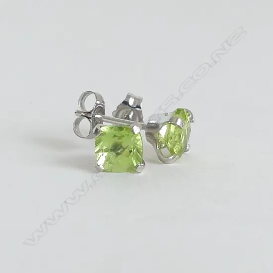 14CT WHITE GOLD AND PERIDOT STUD EARRINGS