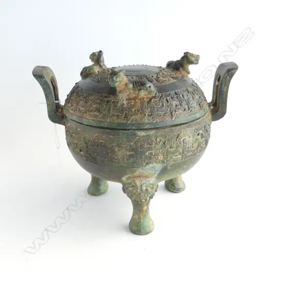 BRONZE ORIENTAL LIDDED VESSEL w HANDLES, LID DECORATED w TIGERS. H.160 DIA.150