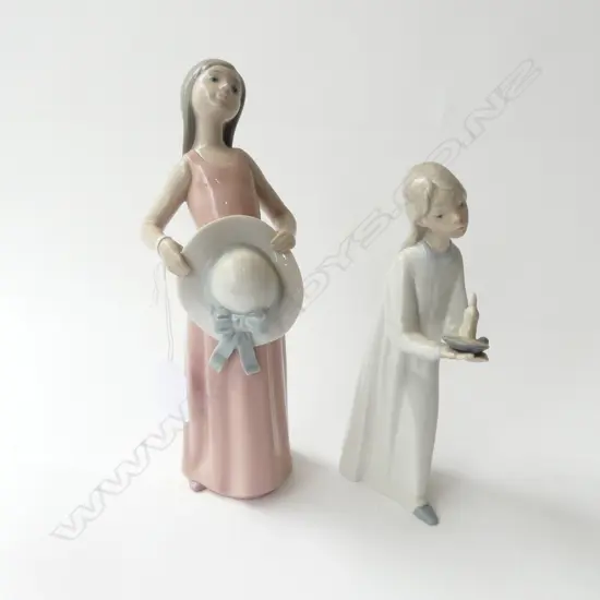 2 FIGURINES; NAO GIRL w. CANDLE & LLADRO GIRL w. HAT H.250mm