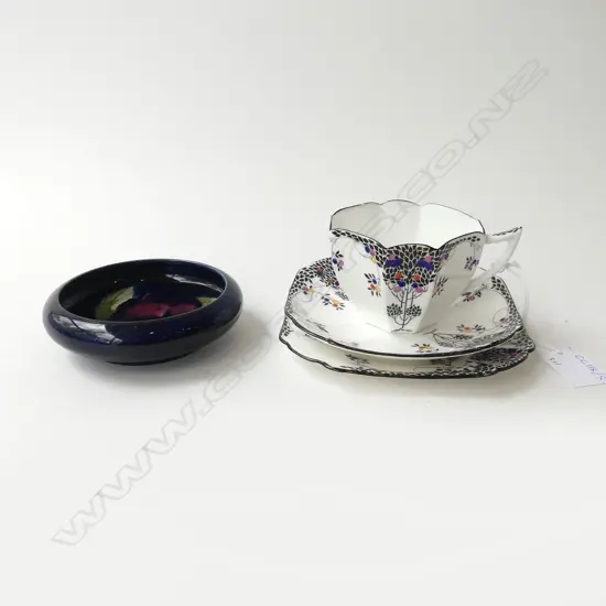 SHELLEY TRIO AF + MOORCROFT PIN DISH 110mm dia
