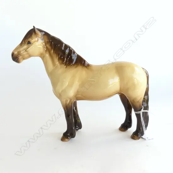 BESWICK HIGHLAND PONY H.175mm (Ear Repaired)