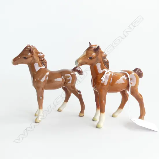 2 BESWICK SMALL PALOMINO HORSES, both w. faults H.115mm