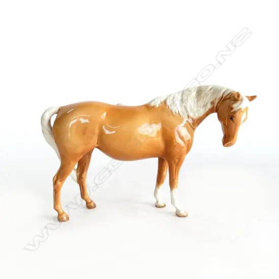 BESWICK HORSE PALOMINO MARE facing right. H.140mm