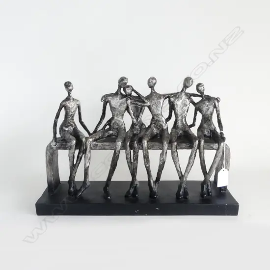 6 FIGURES SILVER RESIN SCULPTURE 370x110x250mm