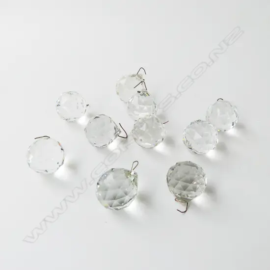 TEN VINTAGE FACET CUT CRYSTAL BALLS WITH HANGERS, D.40MM